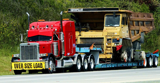Advantages of Working with Heavy Haul Trucking Companies